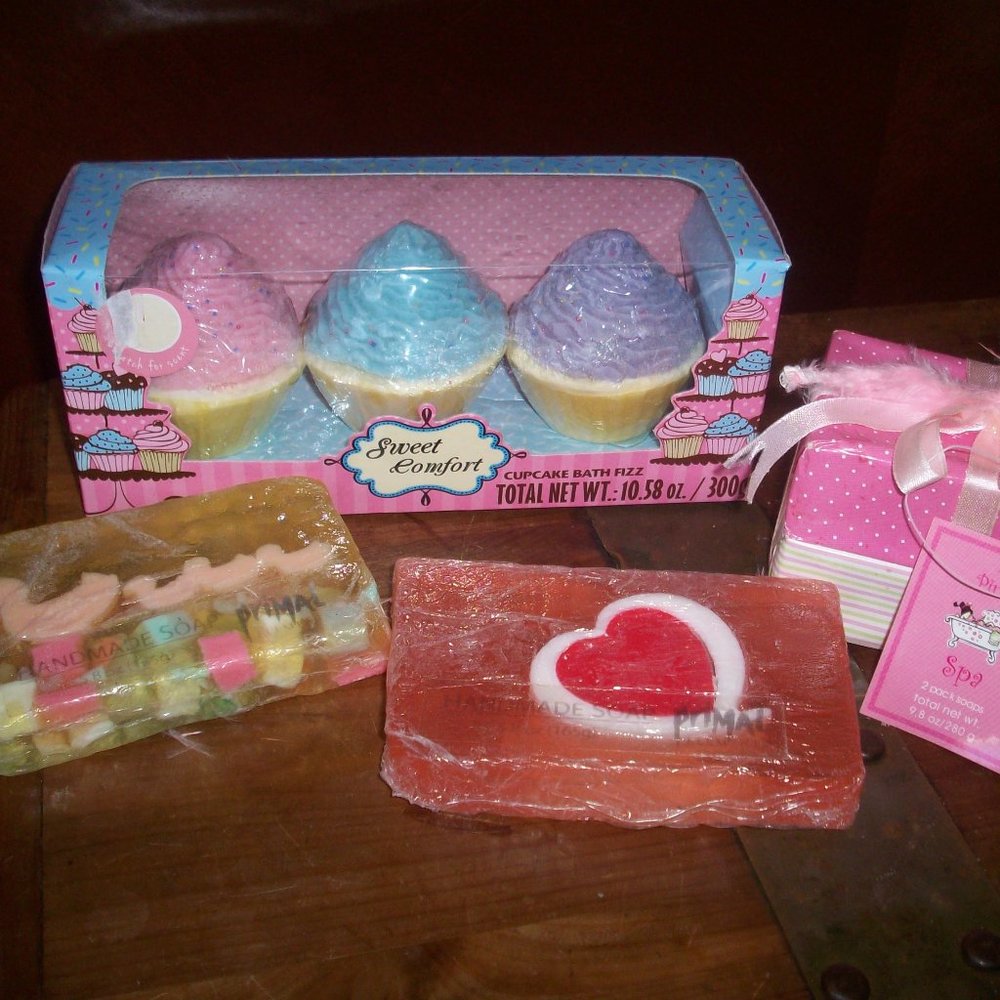 Cupcake Bath Bombs Fizz and Handmade Soap Lot Ducks Easter Primal Elements 5pc